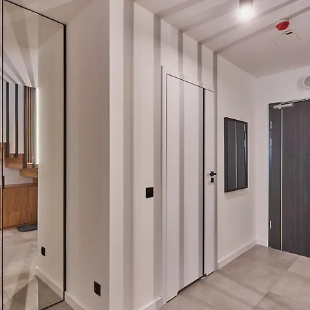 アパート - Lividus 436